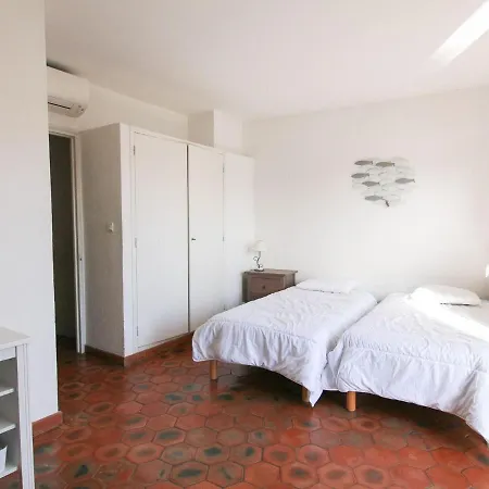 Holiday home Inviting Holiday In Port With Balcony