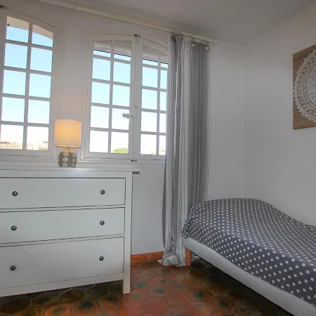 Holiday home Inviting Holiday In Port With Balcony Grimaud